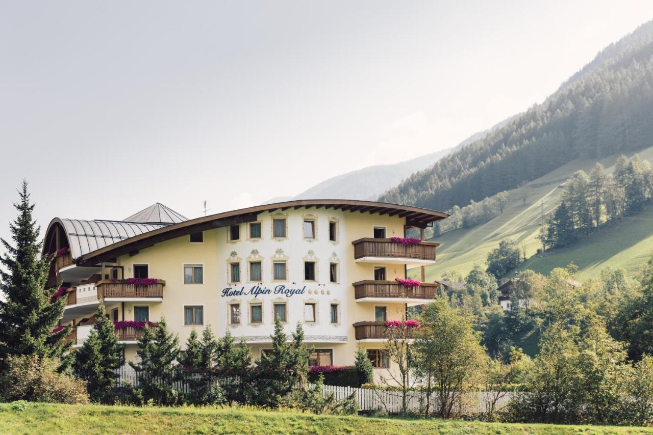 Wellness Refugium&Resort Hotel Alpin Royal Cadipietra Esterno foto